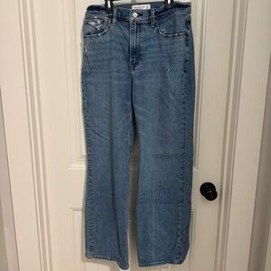 Abercrombie 90’s High Rise Relaxed Jeans